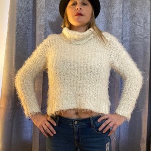 🍎Sale** 🤩🤩Poof off white Cowl Neck Sweater ~ M ~ So 3/25 🍎